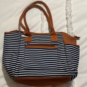 Navy striped lunch bag with tan boarder and handles